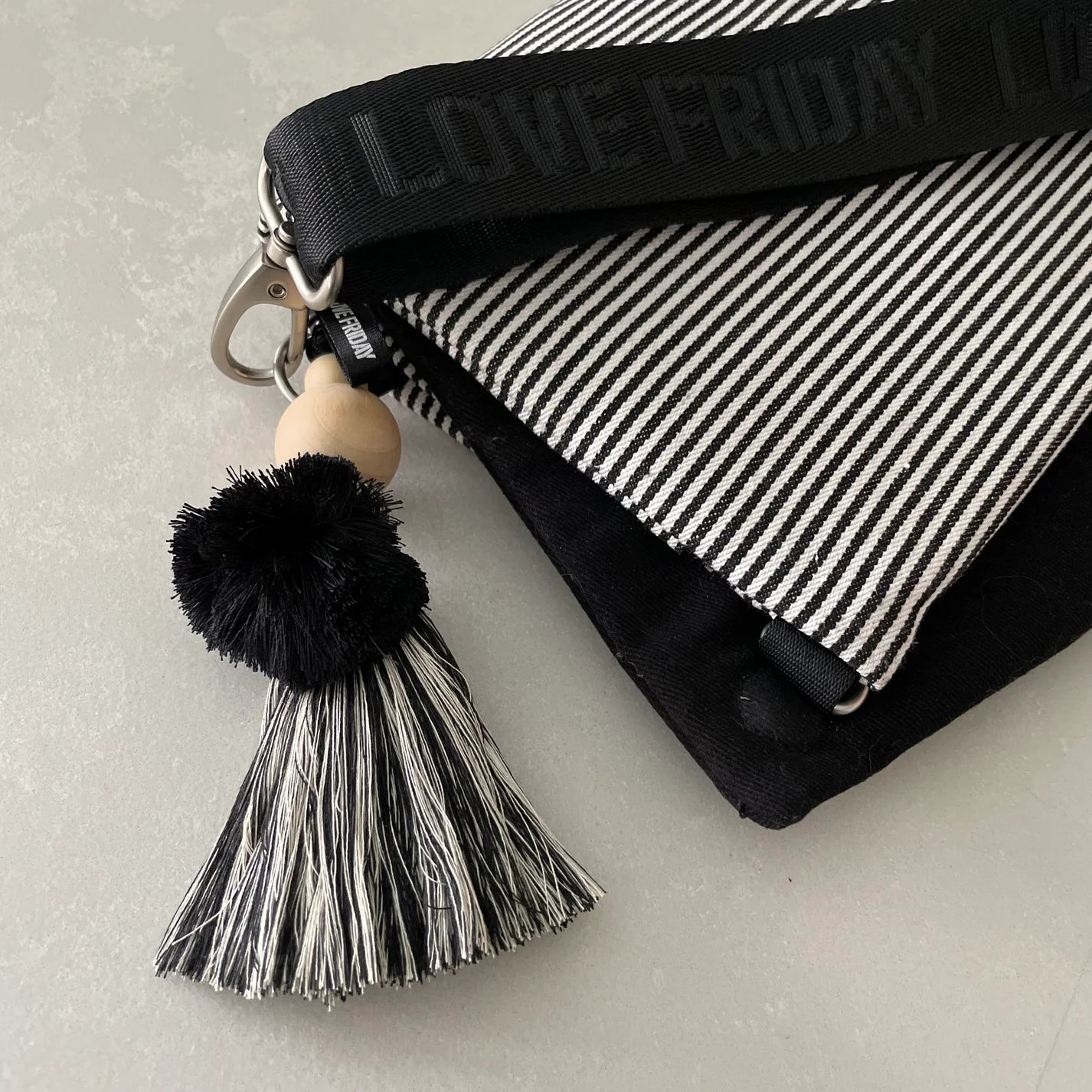 Tassel Pom Pom Zebra
